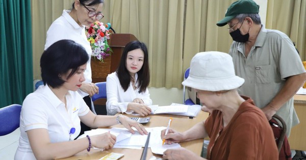 Cơ quan giải thể trước tuổi hưu, được hưởng chế độ gì?