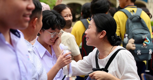 Ngày mai 5-6, TPHCM công bố đáp án, thang điểm chấm thi lớp 10