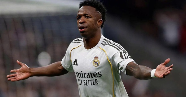 Vinicius và cuộc chuyển giao quyền lực ở tuyển Brazil
