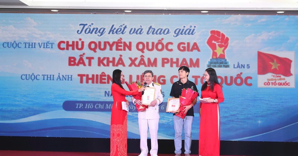 Báo Người Lao Động trao giải 2 cuộc thi ý nghĩa