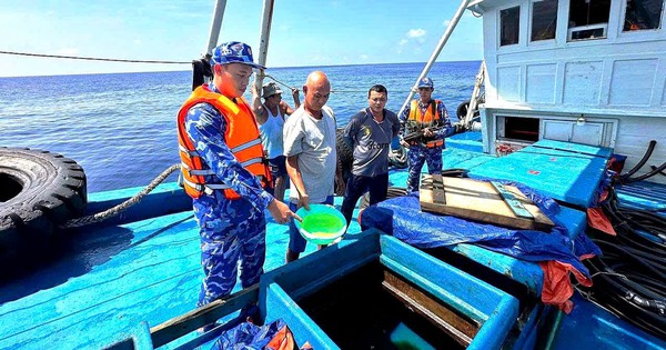 Bắt tàu vận chuyển hơn 150.000 lít dầu trái phép trên vùng b