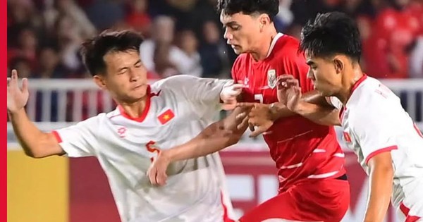 Thua Indonesia phút bù giờ, U19 Việt Nam chờ kết quả 2 bảng 