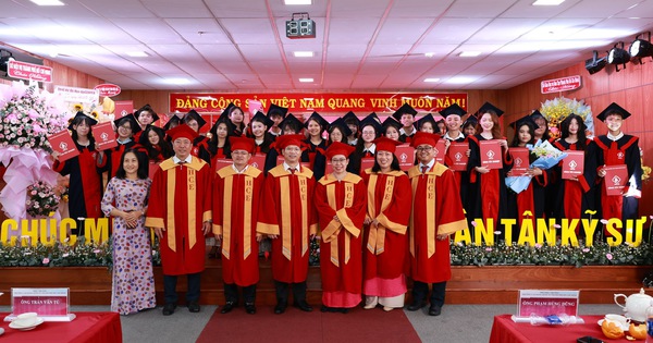 Từ ngã rẽ học tập đến danh hiệu thủ khoa