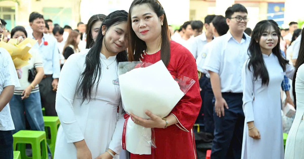 Lời dặn dò xúc động của cô hiệu trưởng trường vùng ven TPHCM