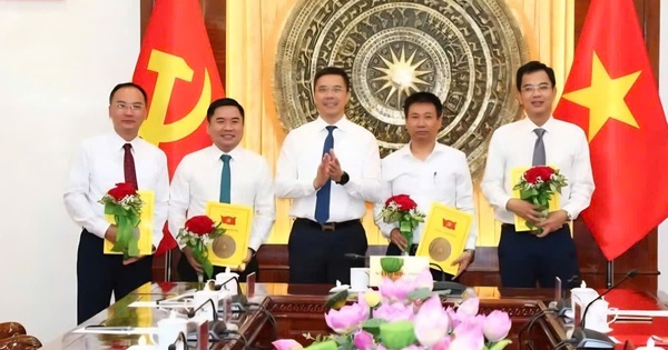 Thanh Hóa tiếp nhận, bổ nhiệm nhiều lãnh đạo cấp sở, ngành