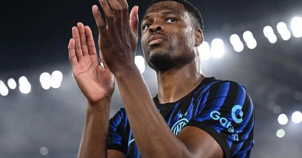 Real Madrid: Perez khẳng định quyền lực tuyệt đối