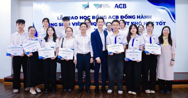 Chủ tịch ACB Trần Hùng Huy kỳ vọng sinh viên tiêu biểu sẽ tr