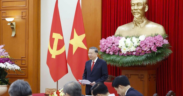 Lý luận phải soi đường, dẫn dắt thực tiễn phát triển