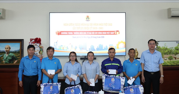 Trao tận tay người lao động những món quà từ Đại hội XIV Côn