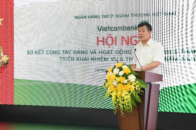 Vietcombank quyết tâm hoàn thành "nhiệm vụ kép" trong 6 tháng cuối năm - Vimarsana News