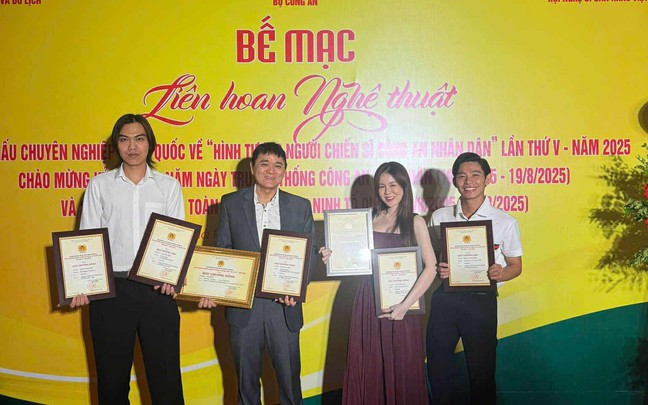 Quốc Thảo, Bình Tinh, Lâm Vỹ Dạ và những giọt nước mắt hạnh phúc