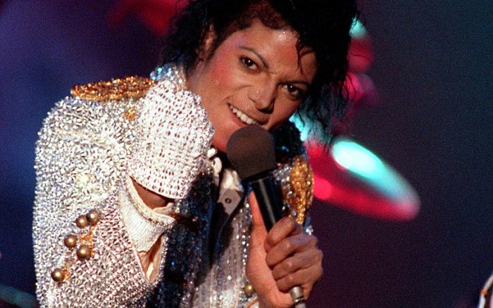 Michael Jackson qua đời 6 năm vẫn kiếm được gần 2 tỉ USD - Báo Người lao động