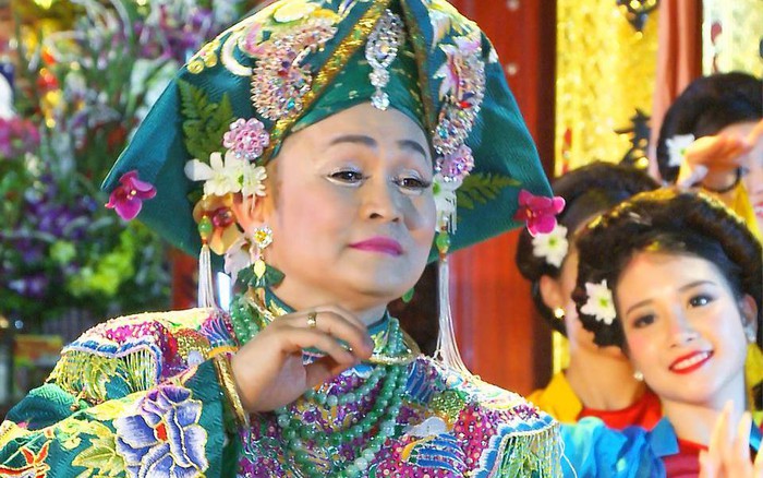 Hầu Đồng Xuân Hinh - Khám Phá Sự Quyến Rũ Trong Nghệ Thuật Hầu Đồng