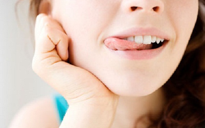 Cách bảo vệ môi sau khử khi đi nắng để không bị sạm lại 4 10 bí quyết giúp chống khô môi ngày lạnh