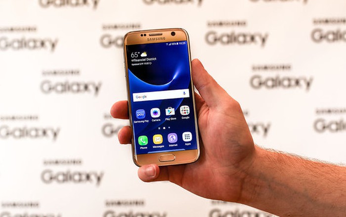 Mời tải về bộ hình nền của Samsung Galaxy S22 series
