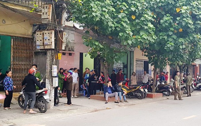 Thầy bói giết người ở Nam Định: Vác dao sang truy sát nhà thầy cúng, 4 người thương vong