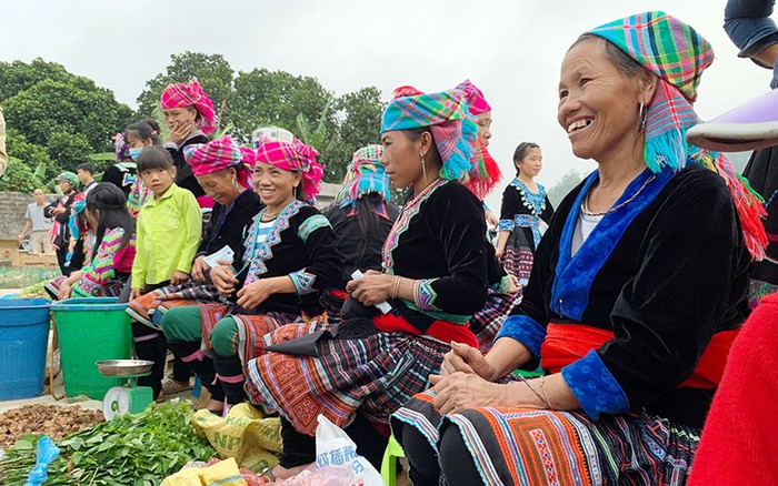 Các chợ phiên Tây Bắc nổi tiếng