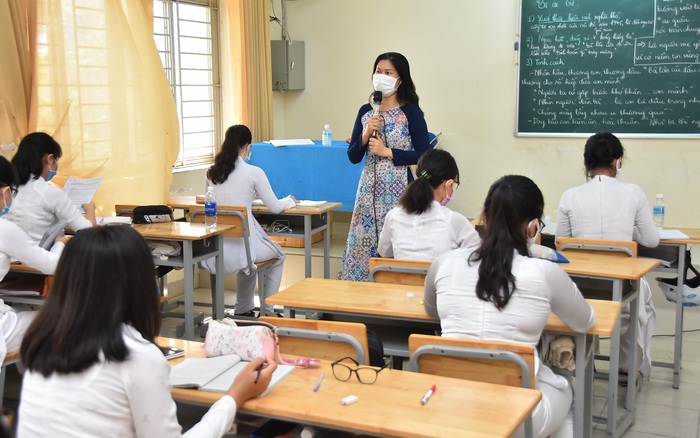Dạy Học Mùa Hè: Áo Dài Hay Không Áo Dài? - Báo Người Lao Động