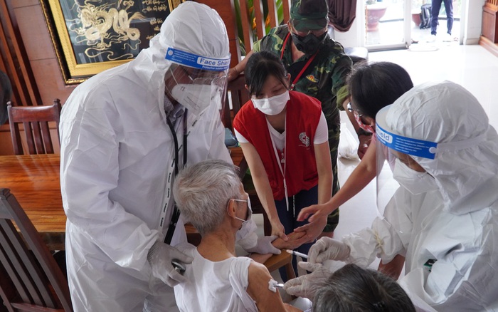 Bác sĩ Trương Hữu Khanh: Khi nhà chật mà nhiều kiểu "F" - Báo Người lao động