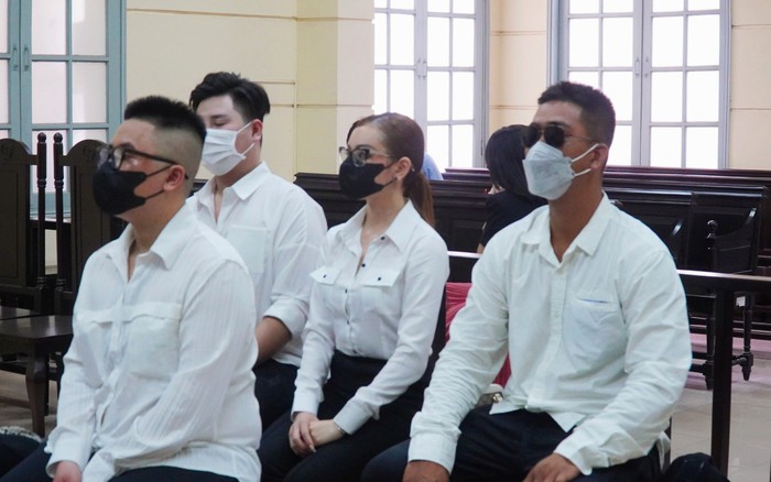 Xôn xao nhà Trang Nemo bị tạt mắm tôm mùi khắm lặm sau lời xin lỗi giả trân #9 Xôn xao nhà Trang Nemo bị tạt mắm tôm mùi khắm lặm sau lời xin lỗi giả trân