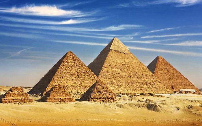 Kim tự tháp Ai Cập mọc bên dòng sông “ma”