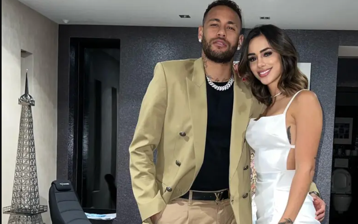 Gia đình bạn gái siêu mẫu của Neymar bị đột kích, cướp sạch tài sản quý giá