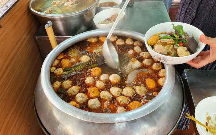 Bún bò Huế, ăn đâu cũng thấm - Báo Người Lao Động