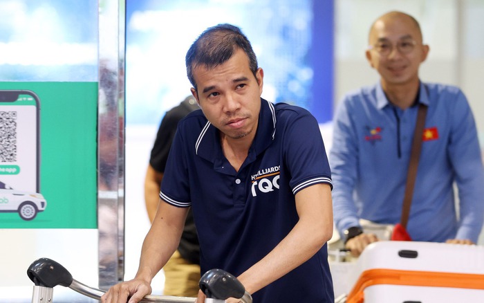 Yetuk sargish jinsiy aloqa video Uyda suratga olingan ayollar mushuklari