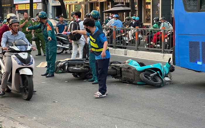 Đoàn Xe Cổ Nga Đến TP.HCM: Cuộc Hành Trình Của Những Huyền Thoại Bốn Bánh