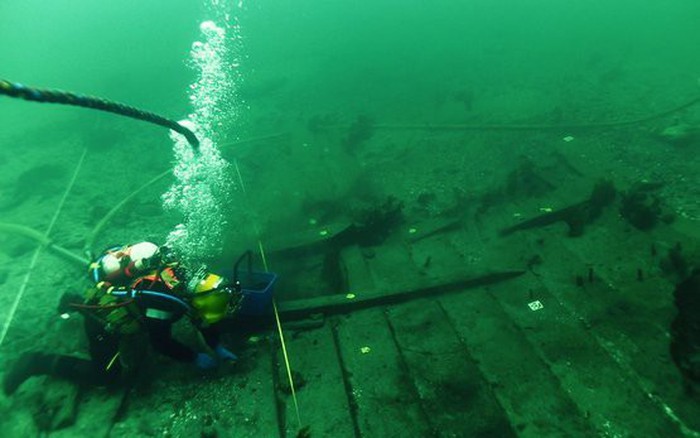 Siêu tàu ma” 600 tuổi xuất hiện với những điều chưa từng thấy