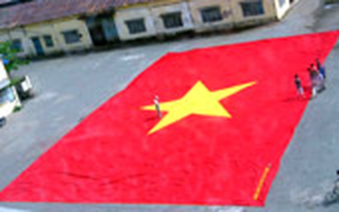Lá cờ tổ quốc:
Lá cờ tổ quốc luôn là niềm tự hào của người Việt Nam. Năm 2024 này, nhiều người đã tìm cách sáng tạo bằng cách ứng dụng lá cờ tổ quốc vào các ý tưởng trang trí thú vị. Hãy click vào hình ảnh liên quan để khám phá thêm những ý tưởng sáng tạo và độc đáo của lá cờ tổ quốc.