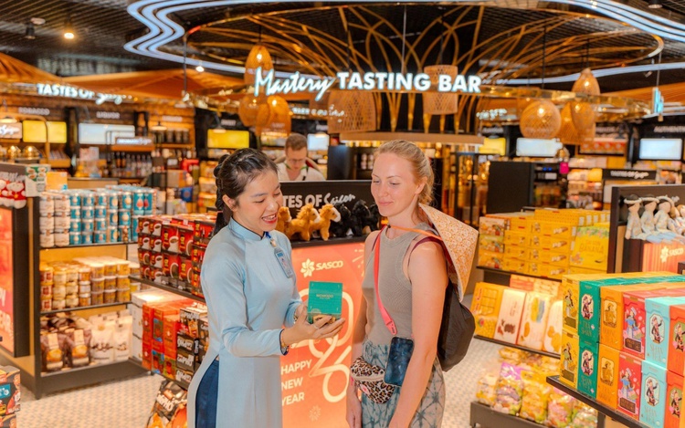 Tan Son Nhat summer 2026: Explosion of pre-flight shopping perks